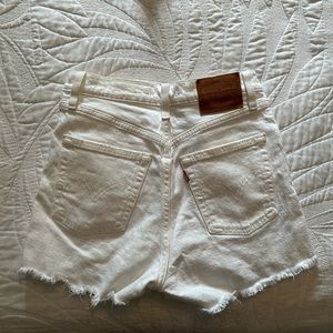 White Levis Ribcage Jean shorts